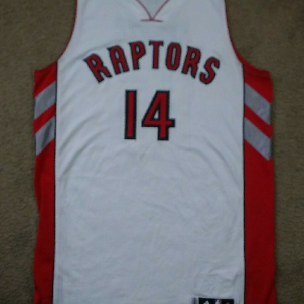 🚨RARE🚨Authentic Adidas Toronto Raptors Throwback